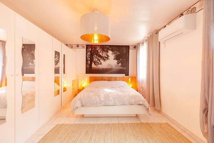 Location de vacances pour 8 personnes, avec piscine ainsi que jardin et vue, animaux acceptés à Le Revest-les-Eaux - 4