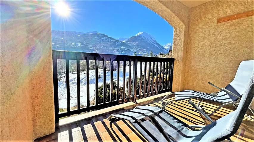 Gîte pour 4 personnes, avec vue et balcon à Vallouise