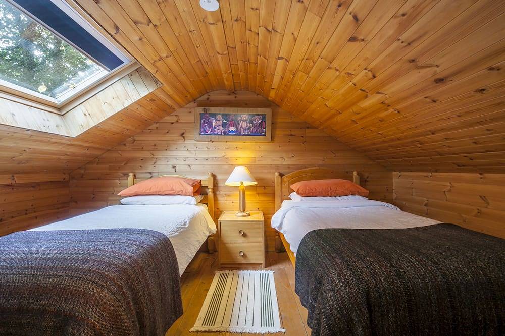 Cosey cabin the in beautiful peaceful setting in the Wicklow Mountains in Donaghmore, County Wicklow
