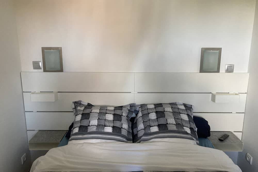 Appartement entier, Bel Appartement Terrasse.Vue Piscine Wifi Offert 6 Personnes in Deauville, Région de Lisieux