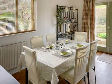 Log Cabin for 4 People in Bridgnorth, Shropshire, Photo 4