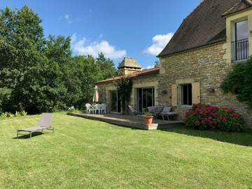 Gîte pour 8 personnes, avec terrasse, animaux acceptés à Tursac