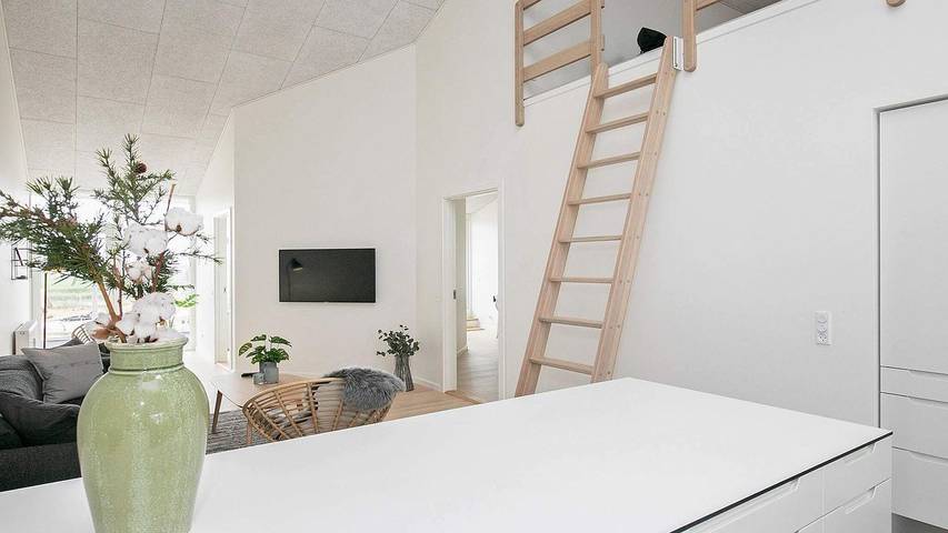 Ferielejlighed for 6 personer, med terrasse og sauna samt jacuzzi i Søndervig