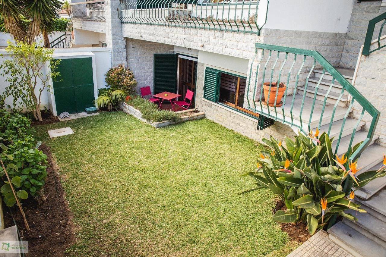 Help Yourself Hostels - Carcavelos Coast in Carcavelos e Parede, Costa de Lisboa