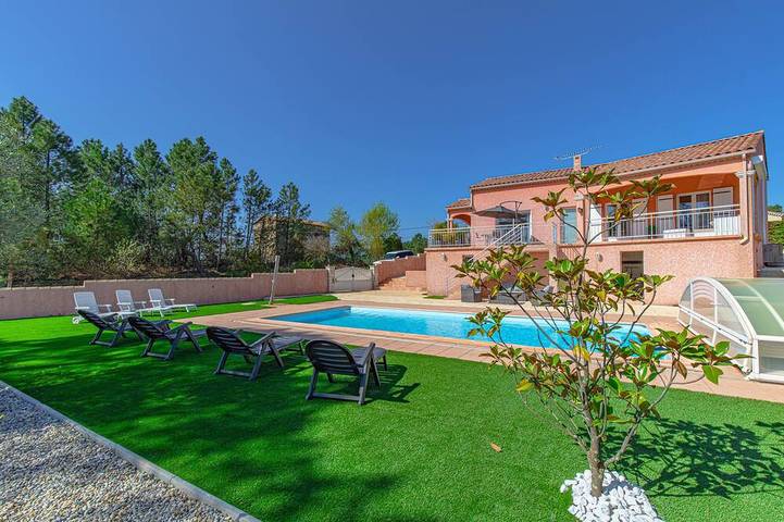 Location de vacances pour 6 personnes, avec Terrasse et Jardin à Banne - 4