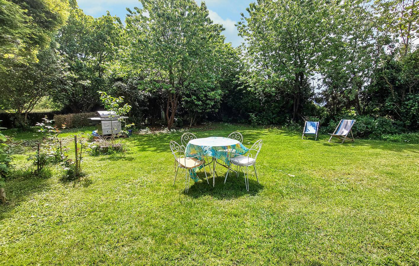 Charmantes Apartment, 2 km vom Strand entfernt, mit WLAN, Garten und Parkplatz in Plouha, Côte de Goëlo