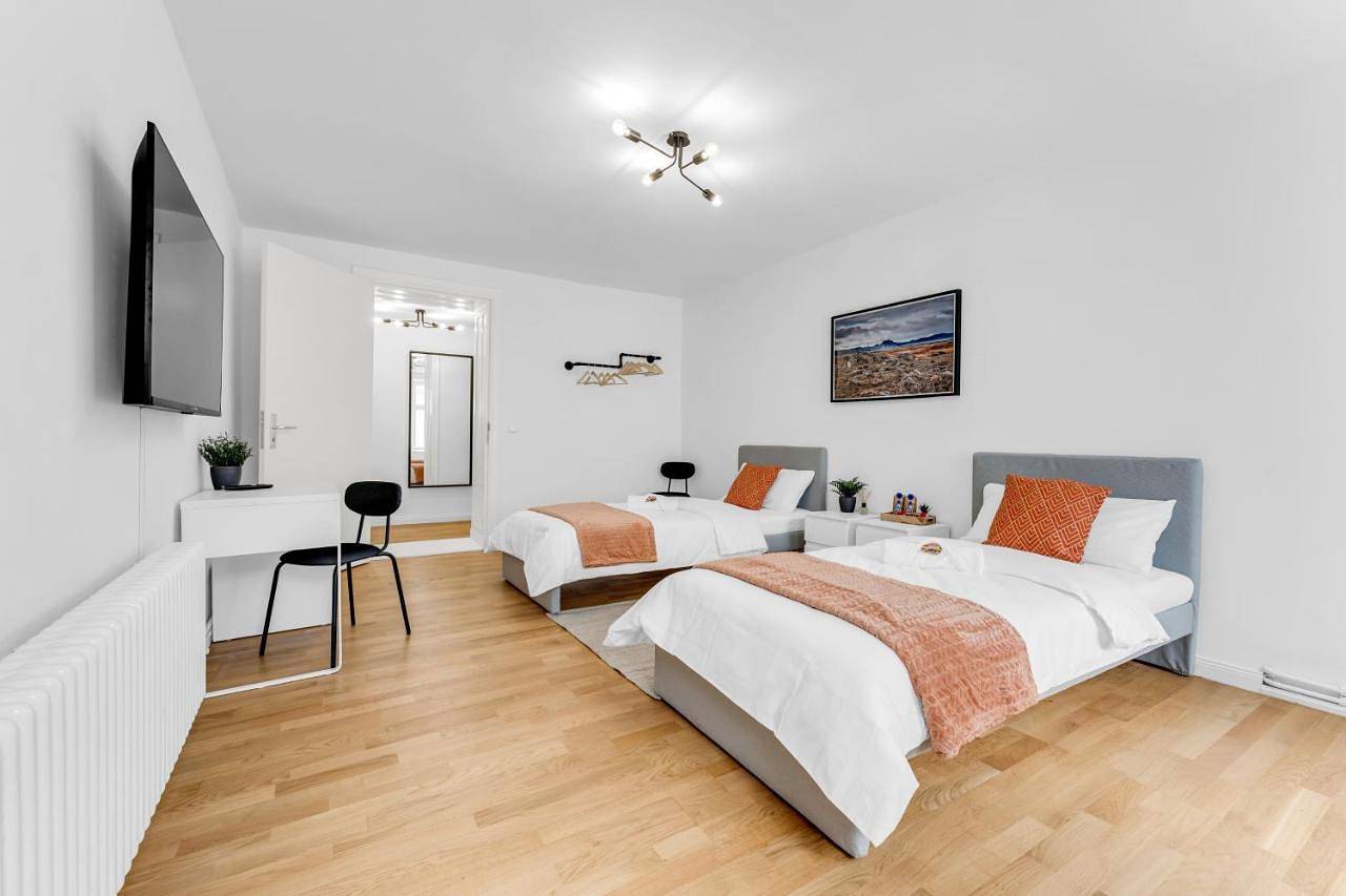 Ganze Wohnung, 2 Zimmer Apartments,4 Betten,zentral am Sbahnhof Köpenick,vollmöbliert in Treptow - Köpenick, Berlin