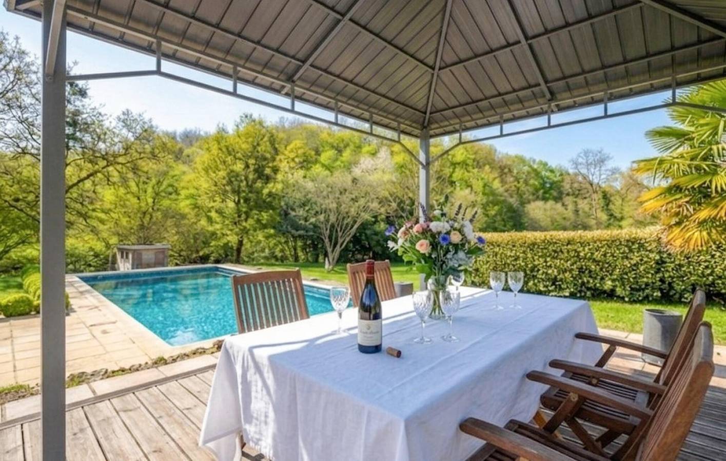 Charmant appartement de deux chambres avec jardin, piscine et Wi-Fi près de Courtauly in Saint-Benoît, Région de Limoux