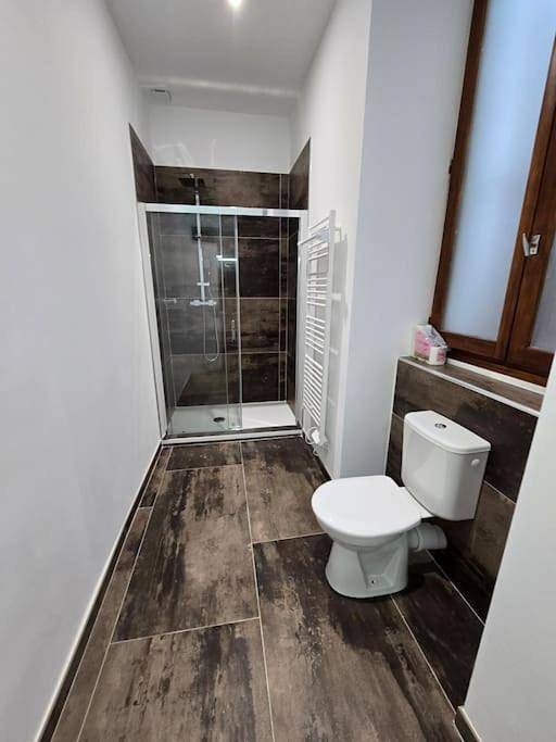 Appartement entier, L'avéjan 170 m2 Alès 10 couchages in Alès, Parc national des Cévennes