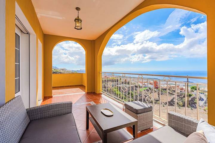 Gîte pour 15 personnes, avec jardin dans Los Menores