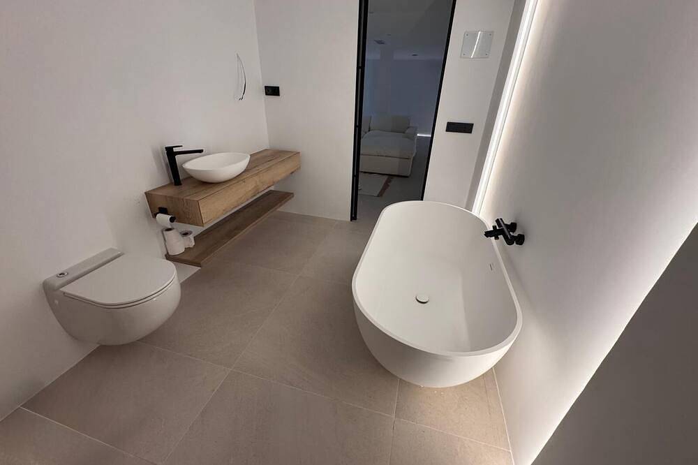 Stylish 4 Bedroom / 3 Bathroom Villa at Cala Tarida Beach - best location Ibiza in Cala Vedella, Sant Josep de sa Talaia