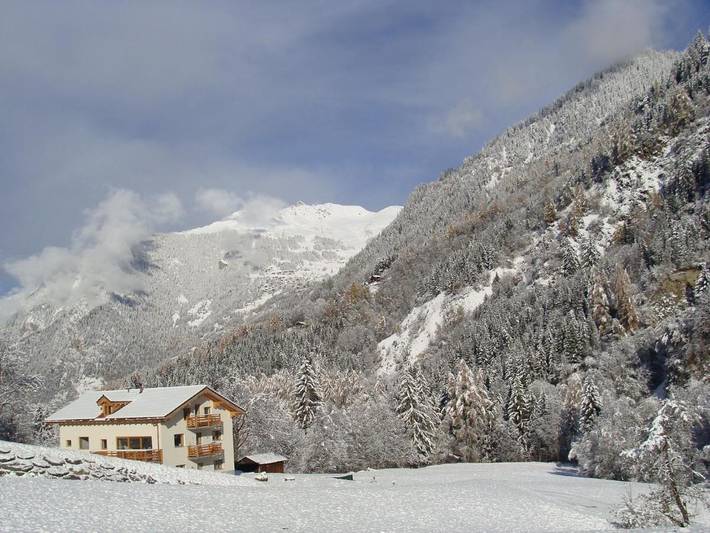 Chambre d’hôte pour 14 personnes, avec Terrasse et Jardin à Bagnes