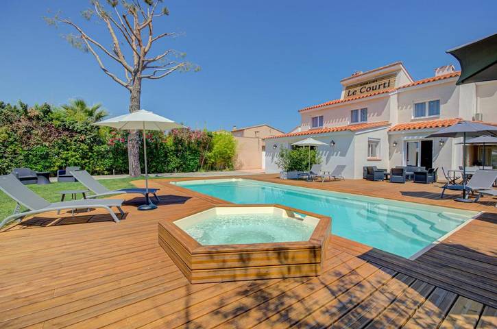 Hôtel pour 2 personnes, avec jacuzzi ainsi que piscine et terrasse