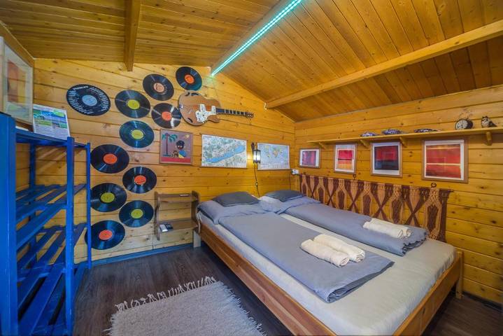Ferienwohnung für 2 Personen, mit Seeblick und Ausblick sowie Garten, mit Haustier - 1