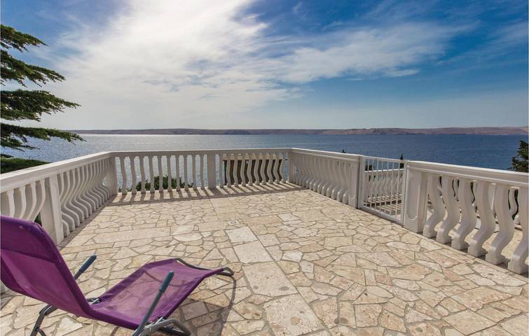 Ganze Ferienwohnung, Urlaub am Meer: Modernes Apartment mit Terrasse und Klimaanlage in Lukovo Šugarje, Naturpark Velebit