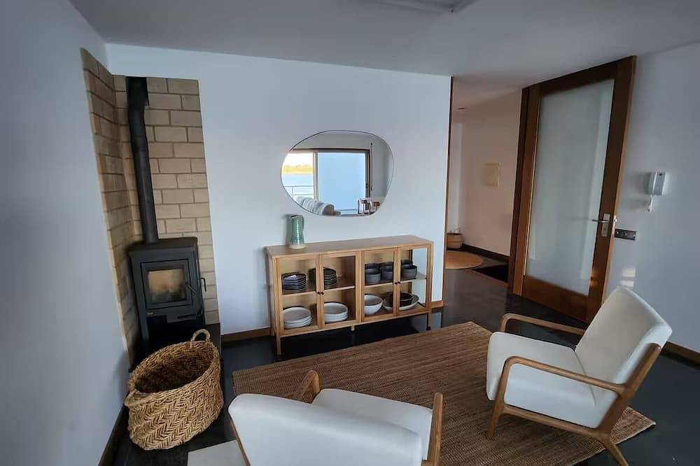 Entire apartment, In Secret Waters. Enjoy this retreat overlooking the Ria in S.Jacinto in Ria de Aveiro, Aveiro