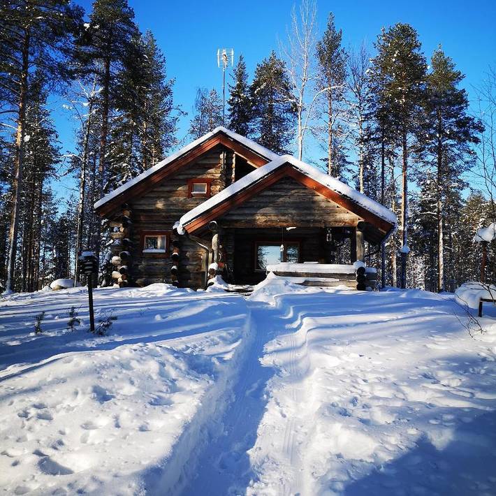 Chalet voor 6 personen, with tuin and uitzicht op het meer as well as sauna and uitzicht in Lapland