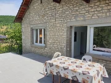Gîte pour 4 personnes, avec jardin ainsi que terrasse et vue, animaux acceptés dans Montgesoye