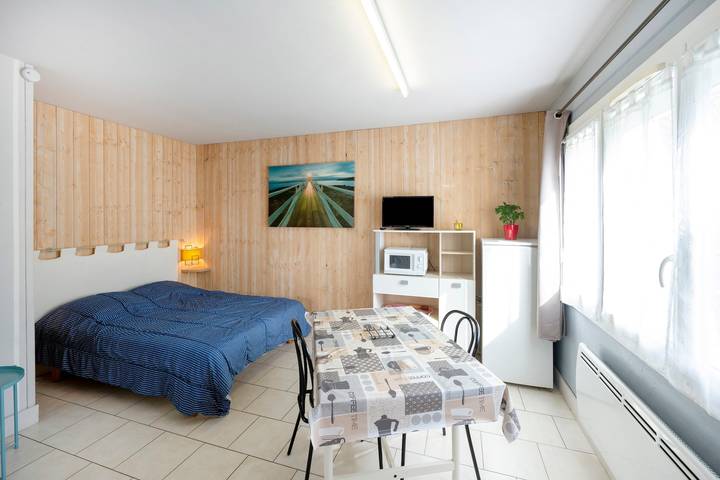 Estudio entero, La Dune - Domaine Des Landes: piscina compartida, terraza privada cubierta y jardín compartido in Lesperon, Landes