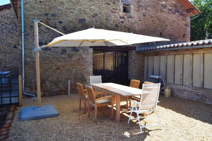 Gîte pour 6 personnes, avec jardin ainsi que piscine et terrasse à Champagnac-la-Rivière - 4