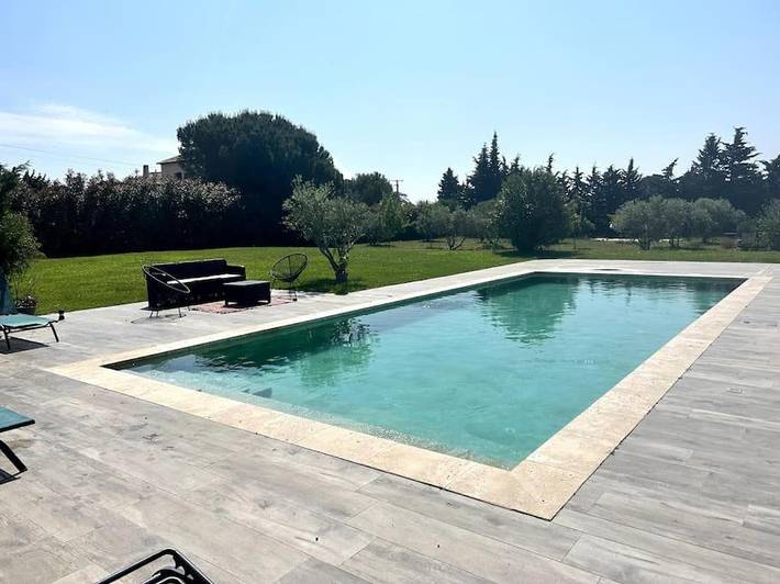 Villa pour 12 personnes, avec Terrasse et Jardin ainsi que Piscine et Vue à Arles - 3
