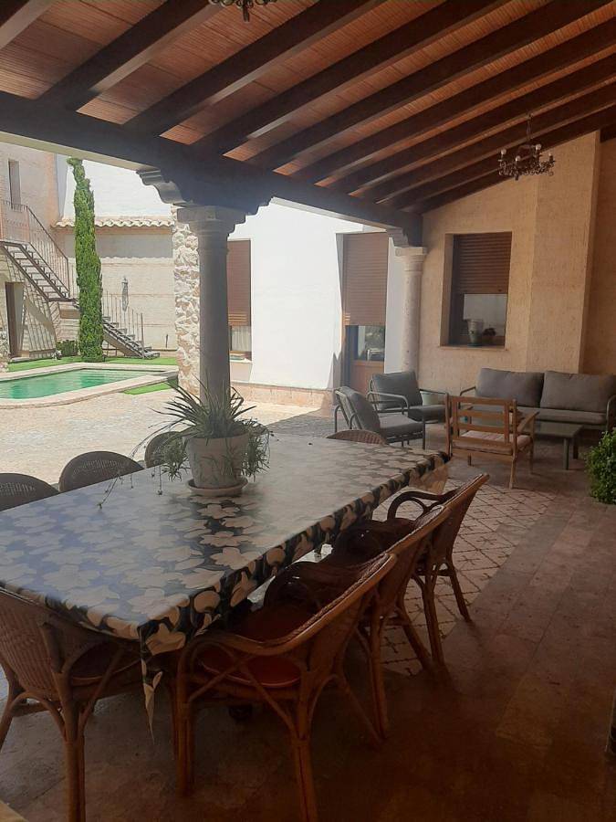 Casa rural para 15 personas, con piscina además de jardín y vistas, Se admiten mascotas en Campo de Calatrava - 3