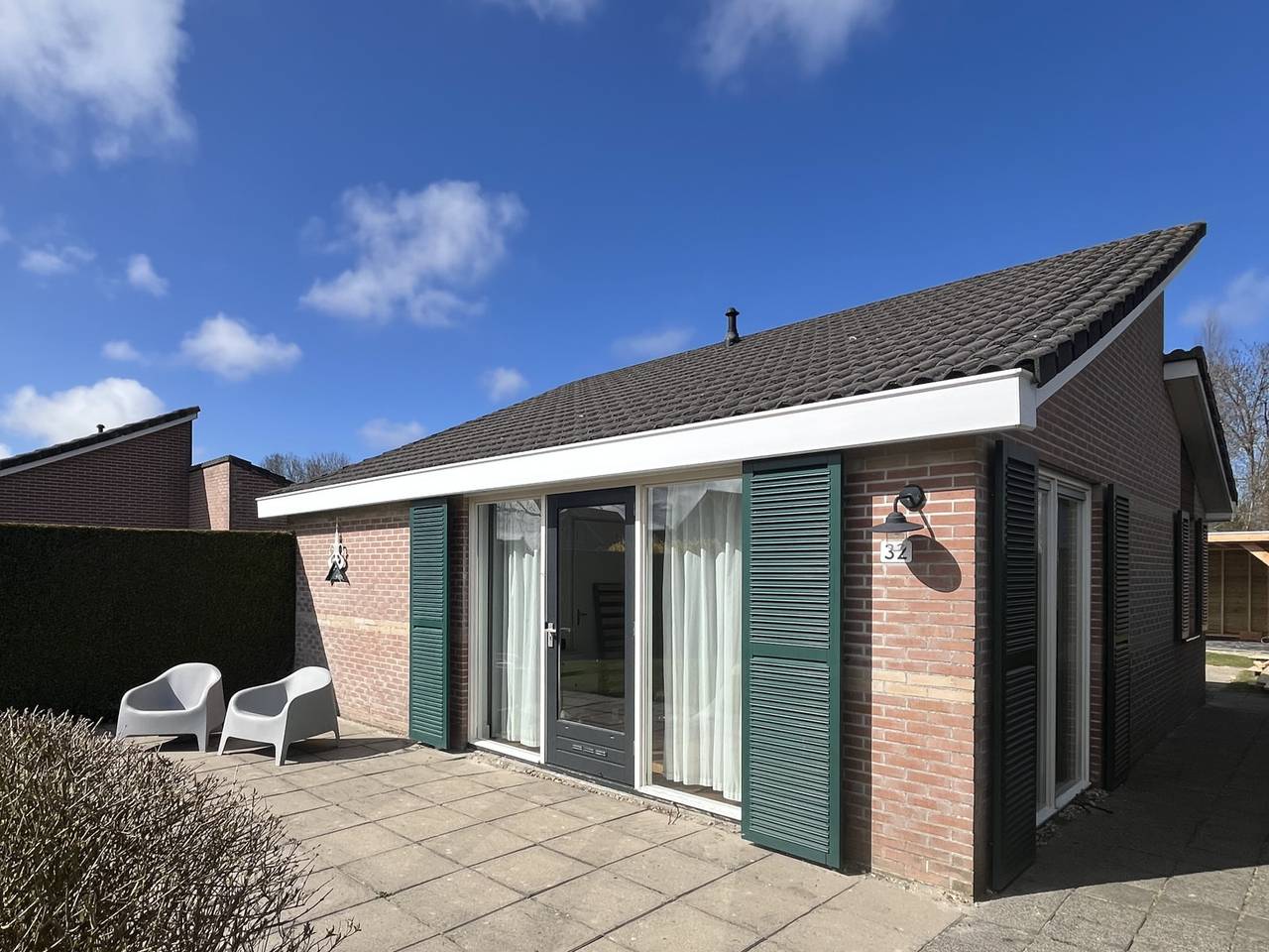 Comfortable 5-person bungalow on child-friendly holiday park on the coast in Friesland in Franekeradeel, North Sea Netherlands