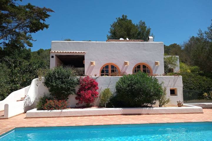 Villa für 6 Personen, mit Whirlpool und Garten auf Ibiza
