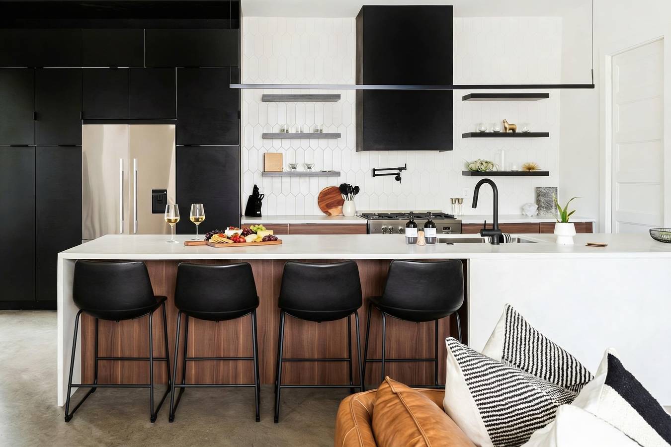 Nash Chic Near Dt Rooftop Luxe Comfort in Nashville, Tennessee