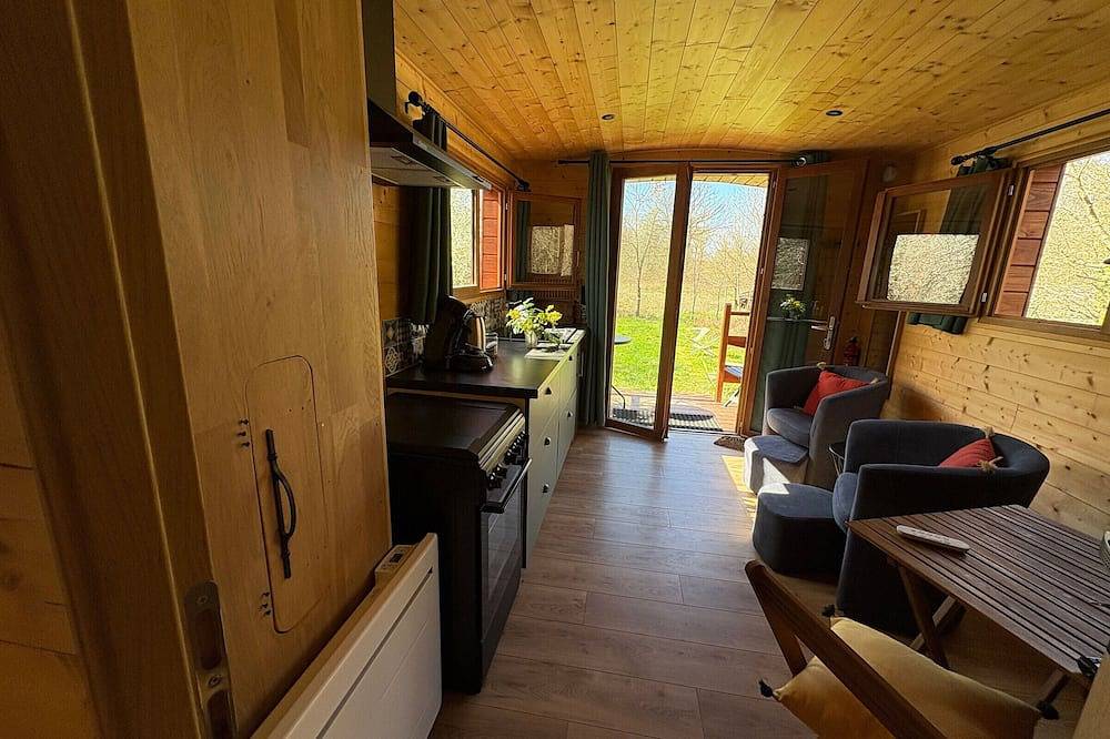Autonome Roulotte de Charme avec Confort Moderne en Pleine Nature et à Proximité de Châteauroux in Ardentes, Châteauroux und Umgebung