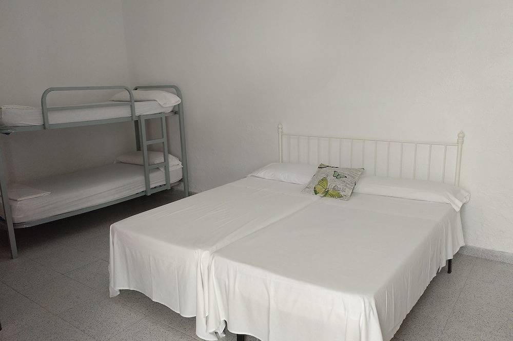 Accommodation in Plenary Delta-Casa victoria in el Poblenou del Delta, Amposta