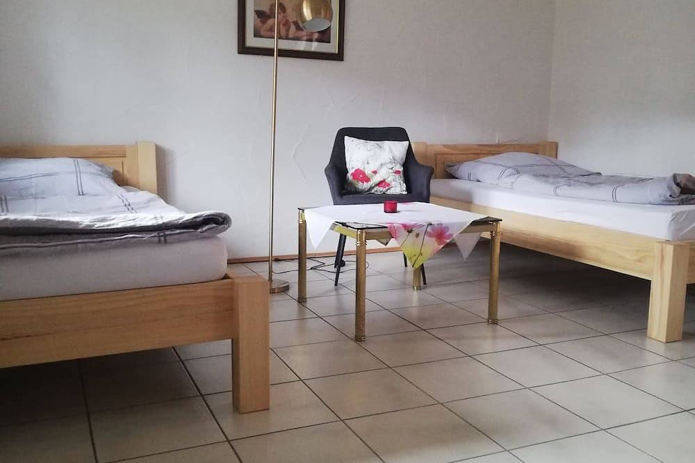 Ganze Wohnung, Ferienwohnung (90qm) mit Kamin in Karlstadt, Fränkisches Weinland