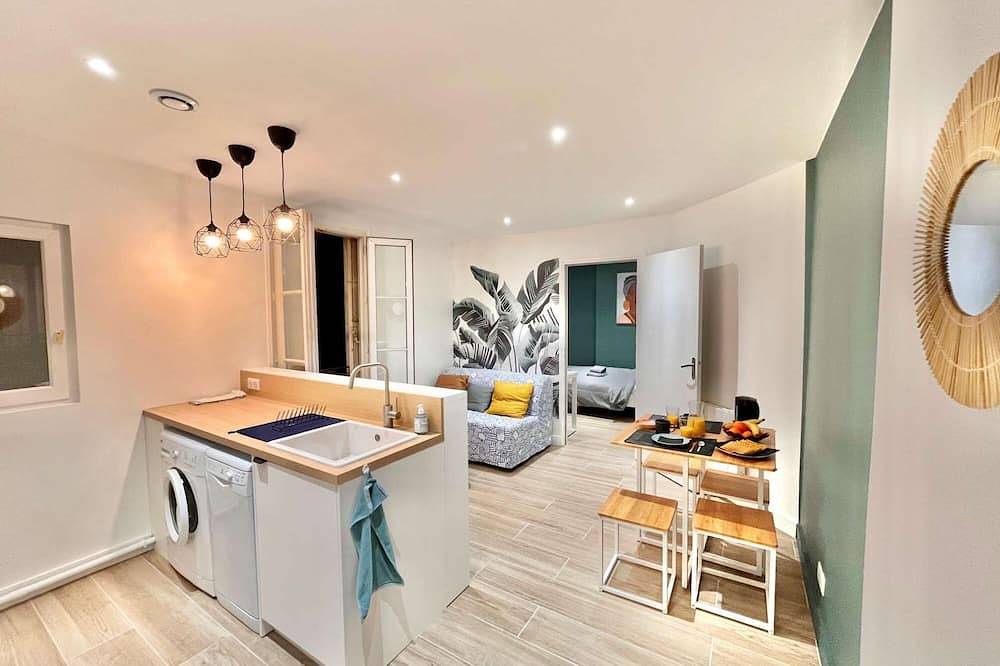 Entire apartment, Le Victor Hugo - Clichy-la-Garenne in Clichy, Hauts-de-Seine