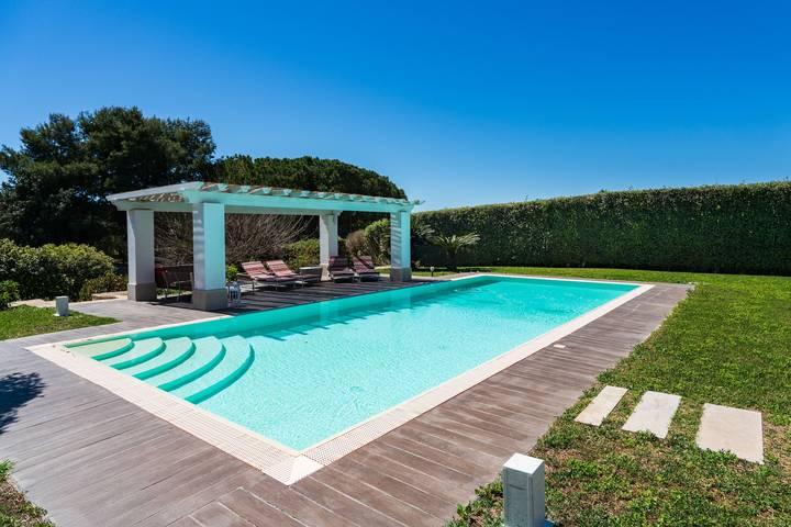 Villa con piscina per 13 persone, con giardino e balcone a Siracusa