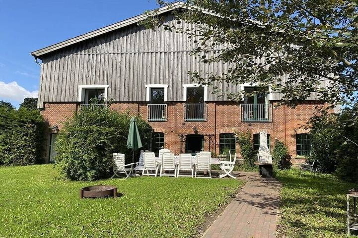 Ferienhaus für 16 Personen, mit Terrasse und Sauna