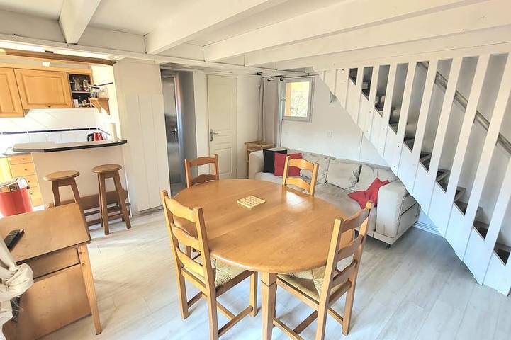 Chalet pour 6 personnes, avec terrasse ainsi que piscine et jardin à Gujan-Mestras