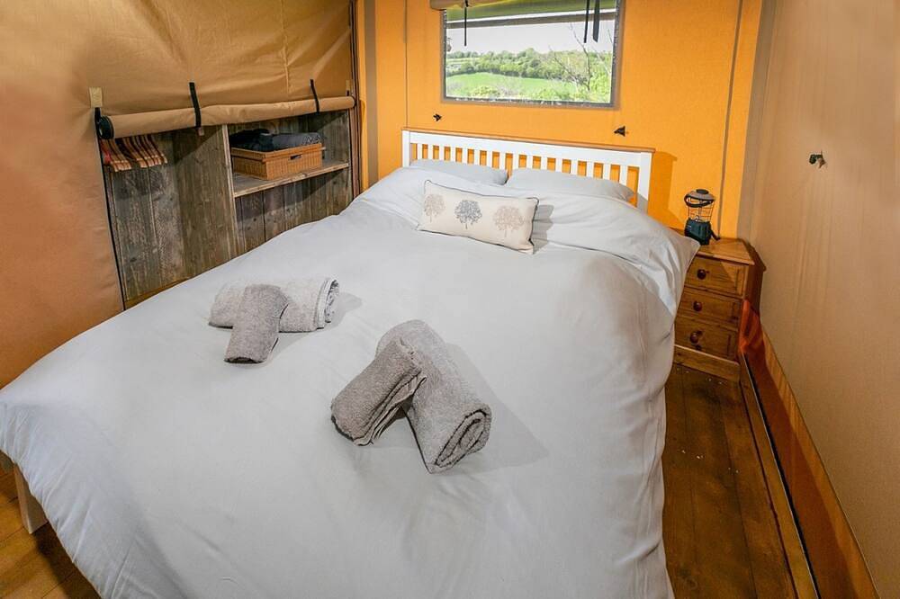 Oak Safari Tent, the perfect family and dog friendly glamping site, Devon in Tiverton, Devon