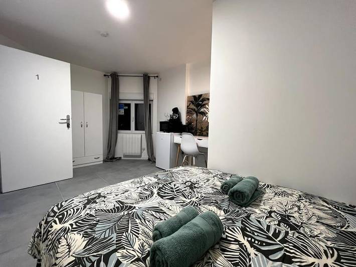 Gîte pour 23 personnes, avec terrasse à Montereau-Fault-Yonne - 4