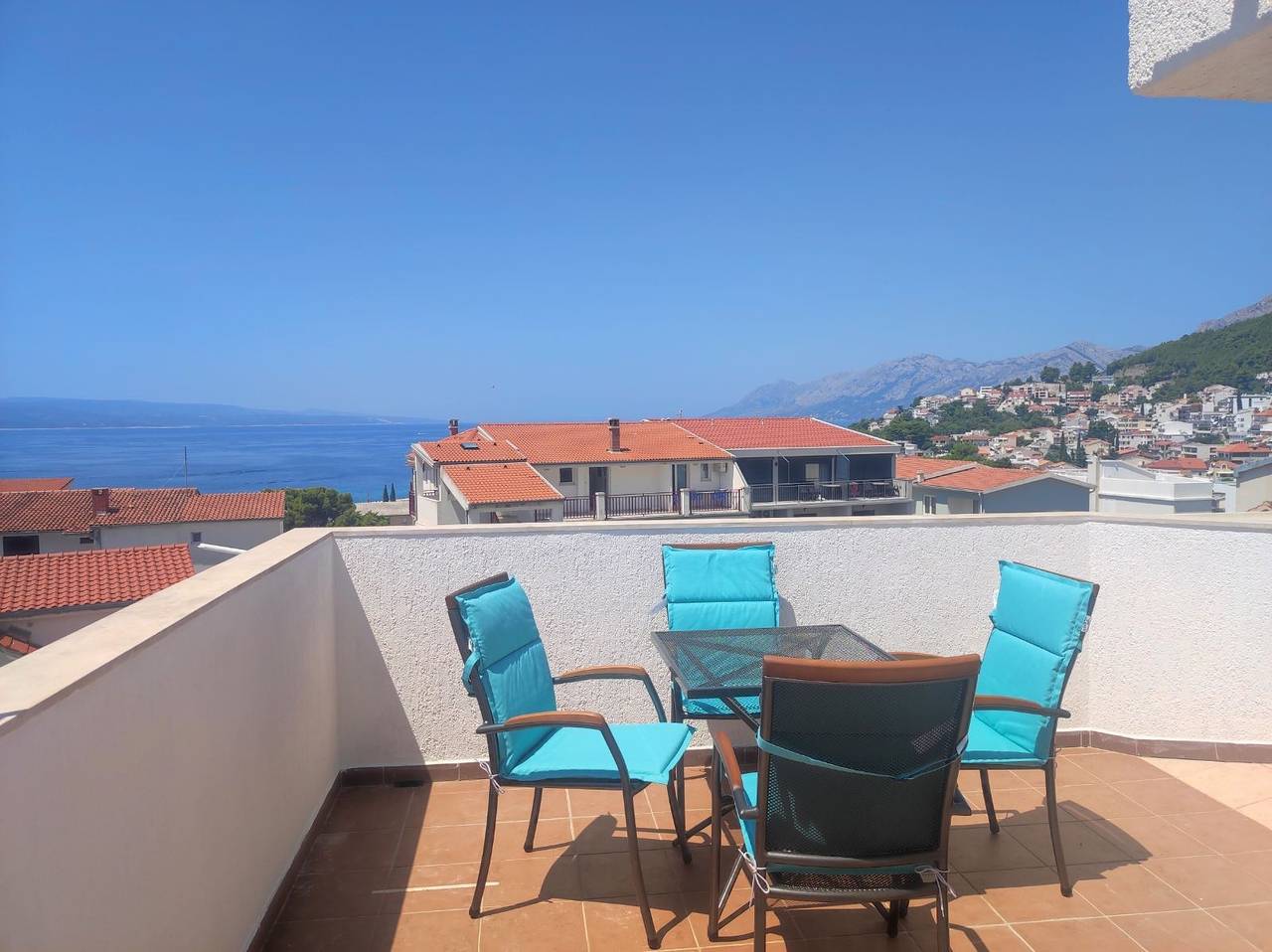 Ganze Wohnung, 2-Zimmer-Ferienwohnung mit Terrasse und Meerblick Baska Voda, Makarska A-6612-a in Baska Voda, Makarska Riviera