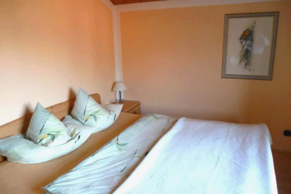 Ganze Wohnung, Ferienwohnung mit Bergblick 90 qm, 2 Schlafzimmer, 2 Balkone in Flintsbach am Inn, Bayerische Alpen