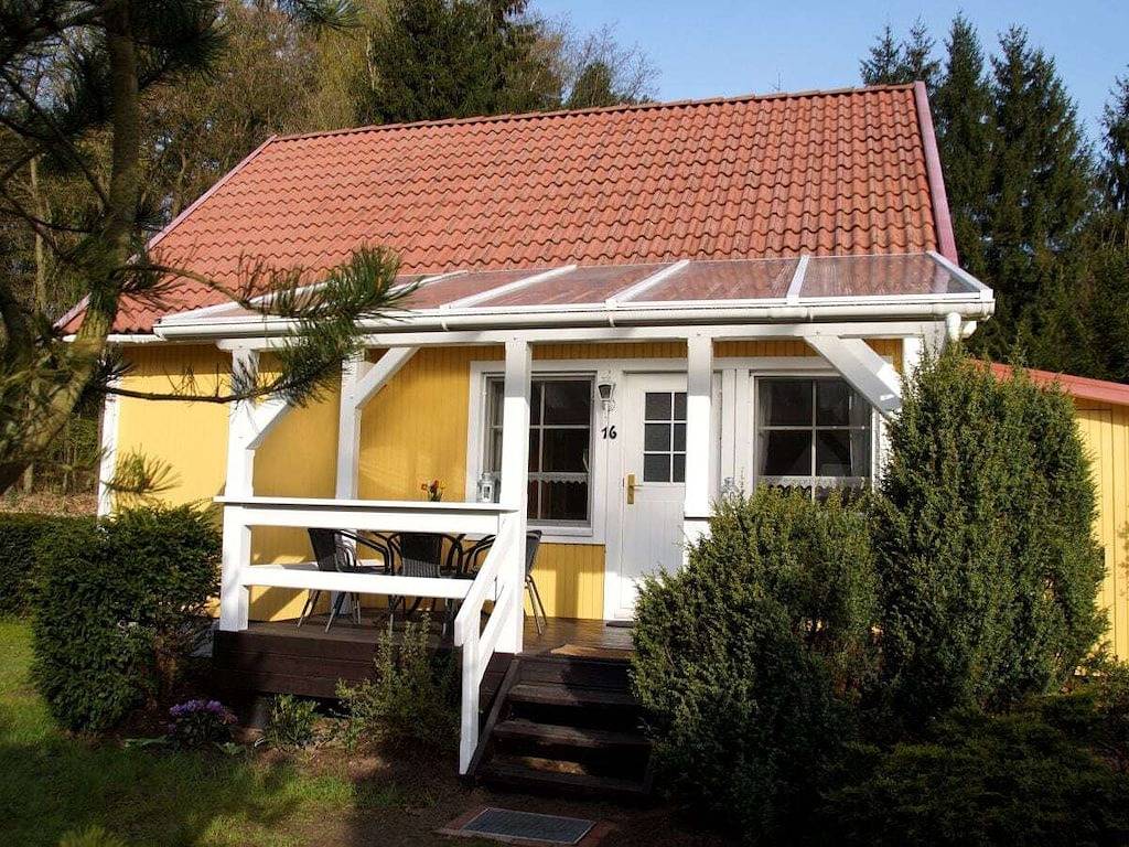 Ferienhaus in Warin mit Schwimmbecken in Warin, Nordwestmecklenburg (Wismar und Umgebung)