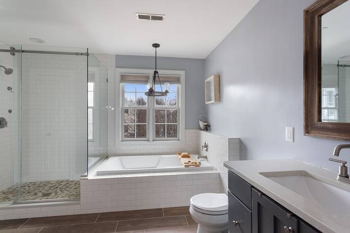 Vacation rental for 16 people, with yard and pool in Michigan City