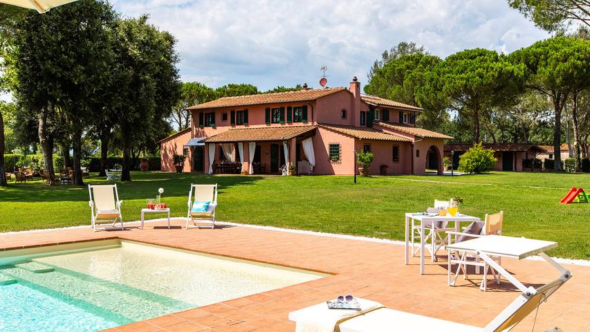Villa per 16 persone, con Giardino a Fucecchio