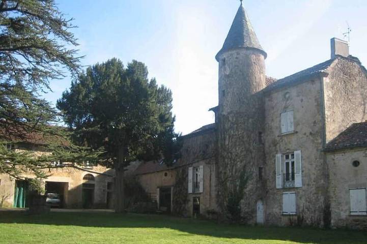 Gîte pour 18 personnes, avec jacuzzi et jardin
