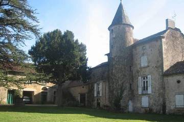Gîte pour 18 personnes, avec jacuzzi et jardin à Martiel