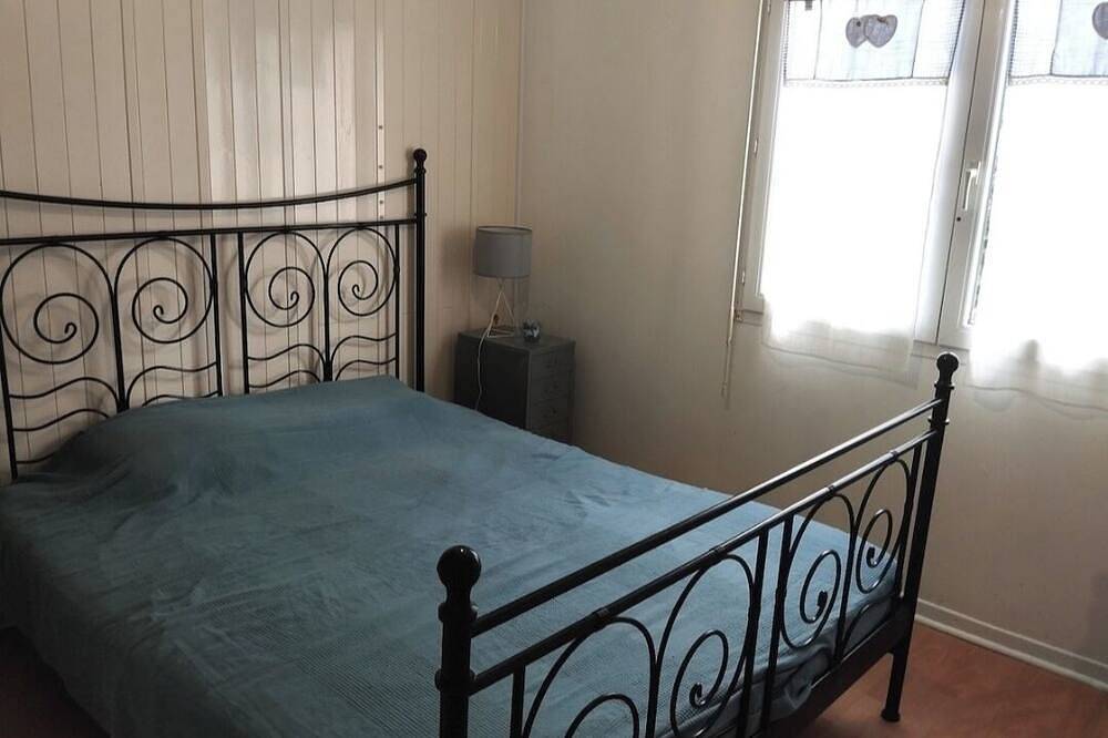 Chambre à la campagne avec spa. Lacs, randonnées, villages médiévaux alentours. in Calmont, Lauragais
