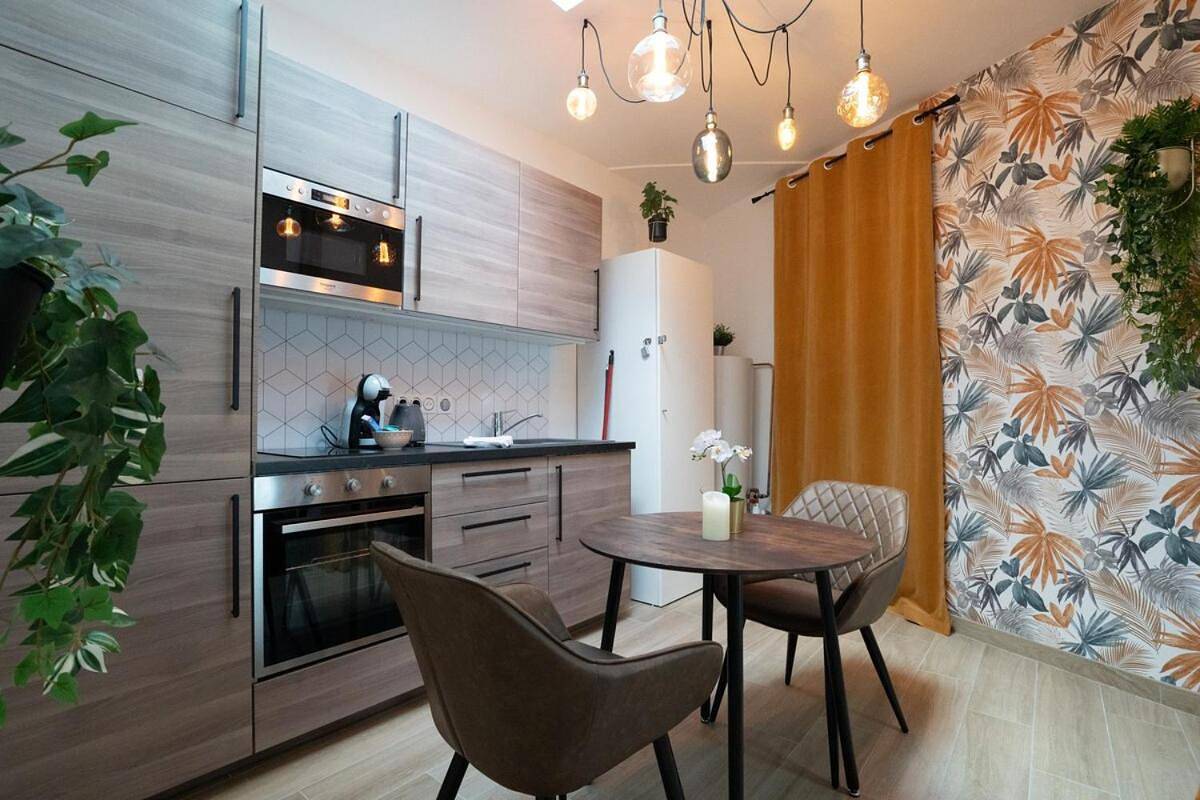 L'Escale Balnéo'Romantique - Loveroom - Jacuzzi & Petit déjeuner in Villiers-sur-Marne, Val-de-Marne