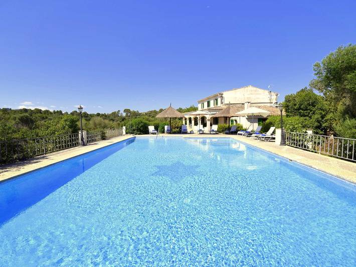 Villa für 12 Personen, mit Garten und Terrasse sowie Pool, kinderfreundlich in Petra (Mallorca)