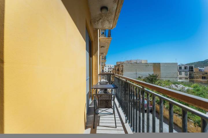 Gîte pour 7 personnes, avec balcon, adapté aux familles dans Zebbug - 4