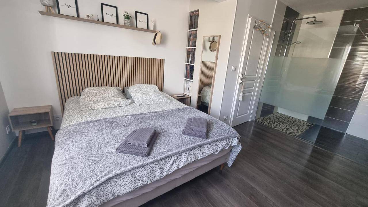 Appartement de vacances entier, Chambre parentale - Chez Ana in Changé, Sarthe